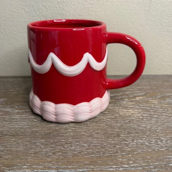 NEW Target Bullseye Playground Valentines Day Cake Mugs set of 2 - Picture 2 of 2